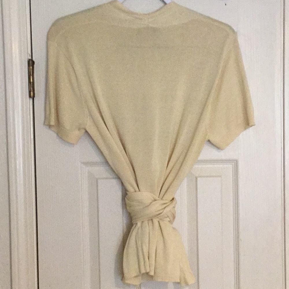 NWT Bandolino Light Yellow Wrap Top with Pink Label - Picture 4 of 16